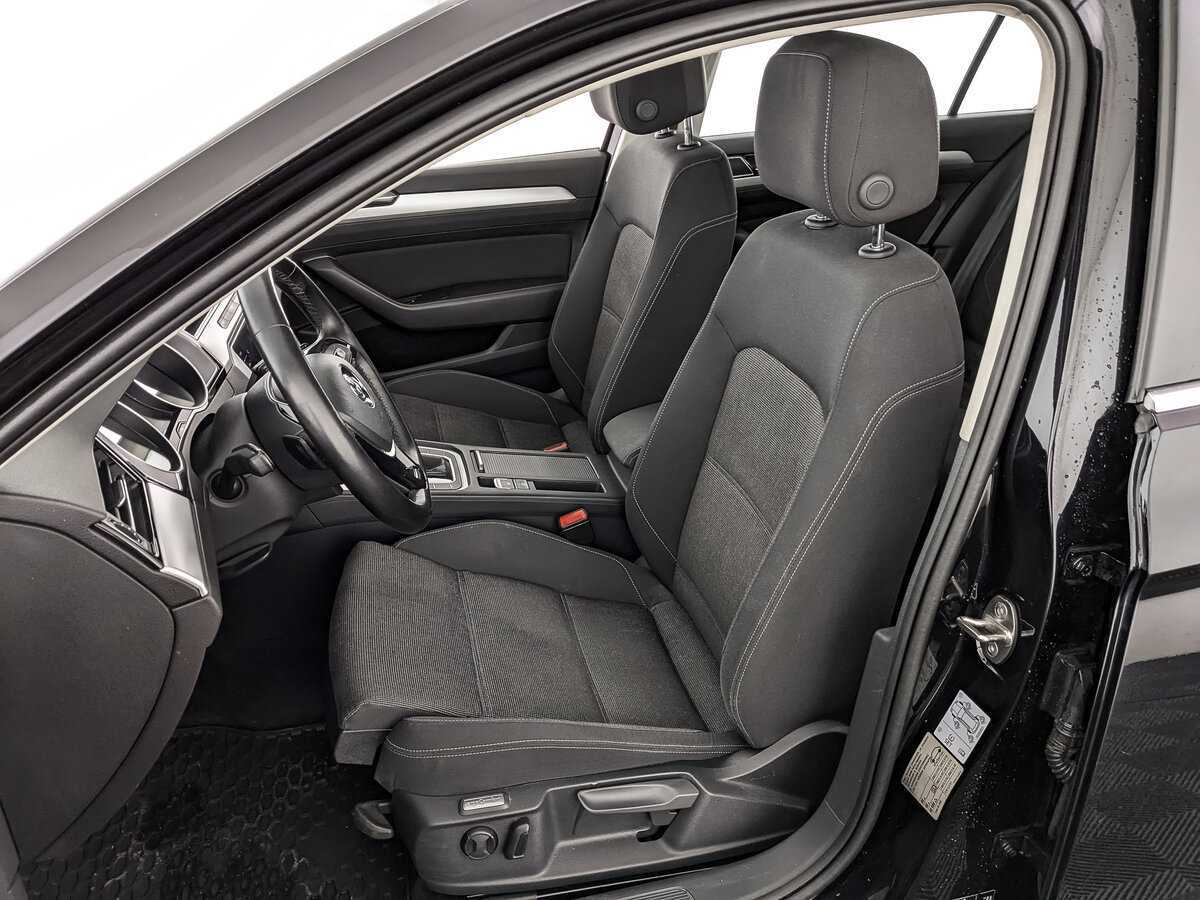 Volkswagen Passat 2018 года с пробегом. Фото: #15