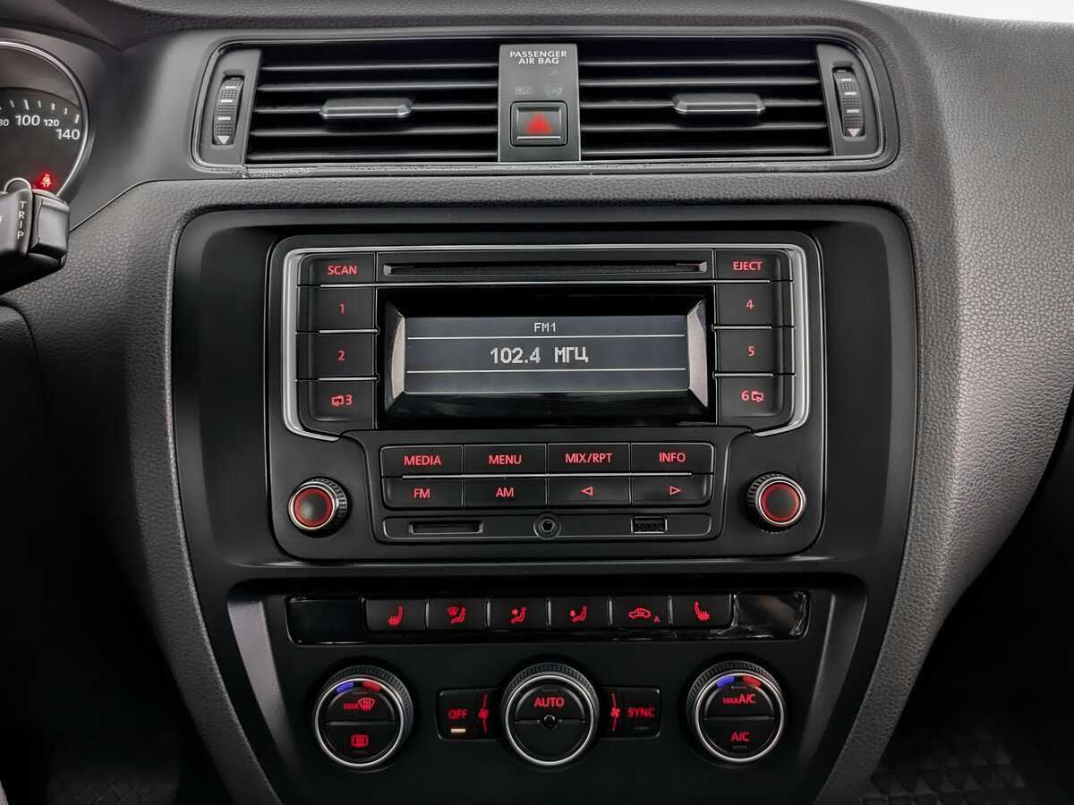 Б/У Фольксваген Джетта 2015 года. Фото: #12