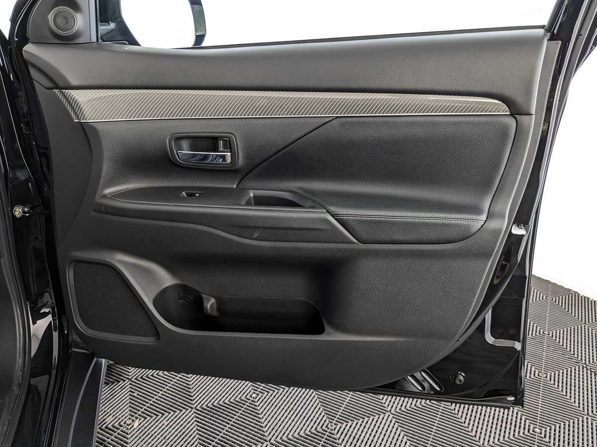 Mitsubishi Outlander 2022 года с пробегом. Фото: #20