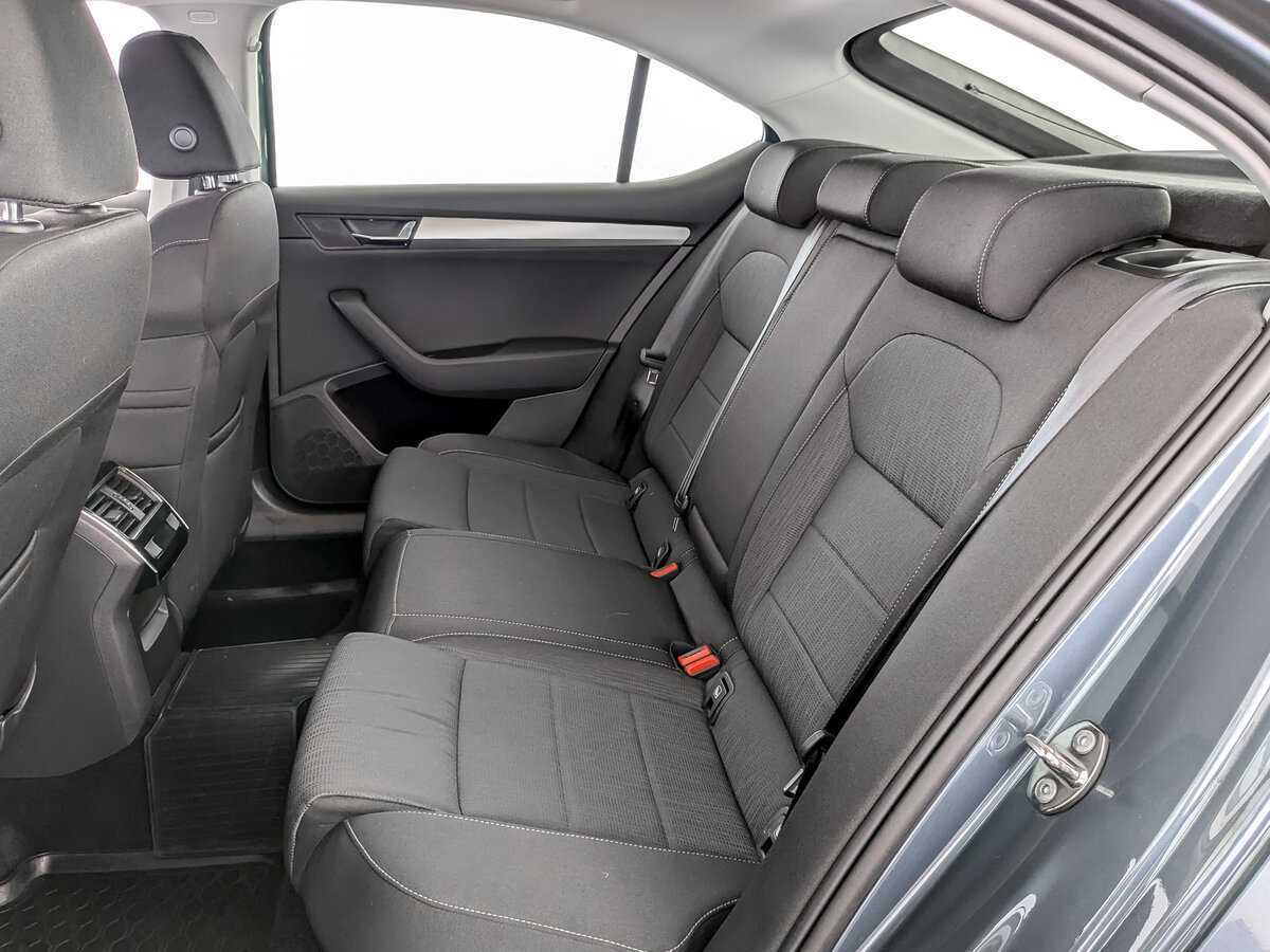 Skoda Superb 2019 года с пробегом. Фото: #9