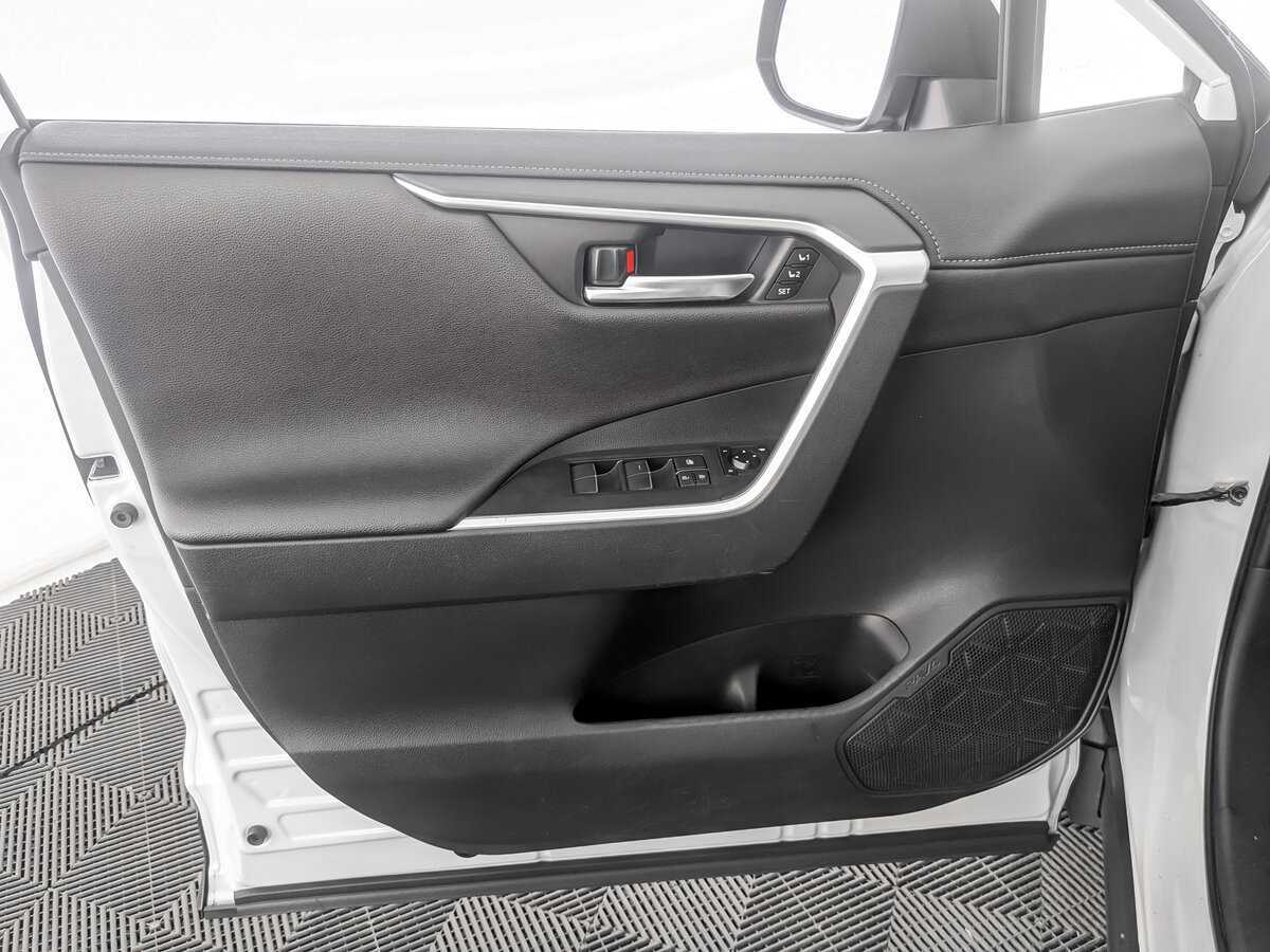 Toyota RAV4 2020 года с пробегом. Фото: #14