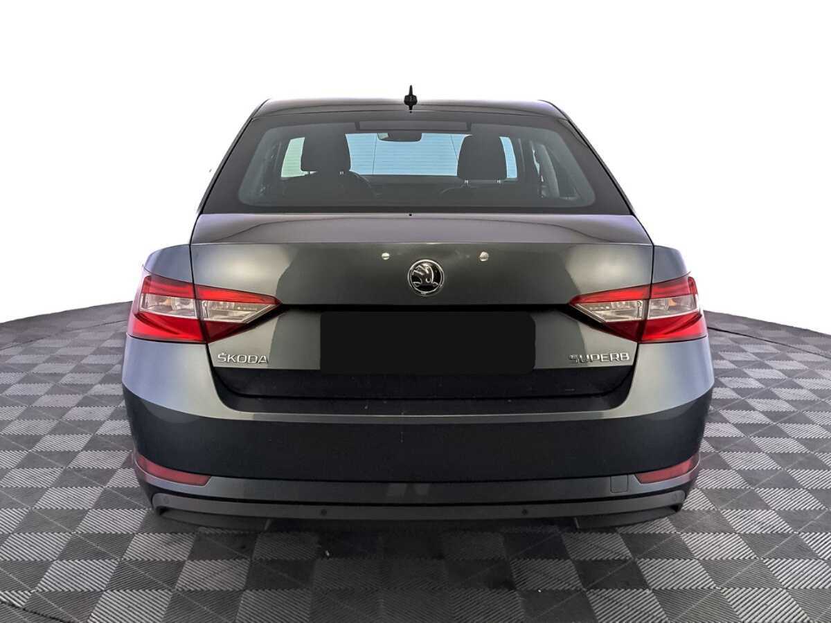 Skoda Superb 2018 года с пробегом. Фото: #5