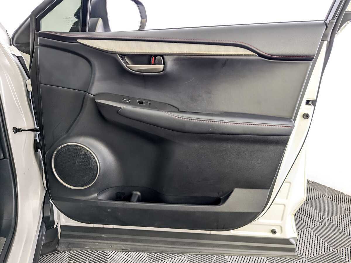 Lexus NX 2015 года с пробегом. Фото: #20