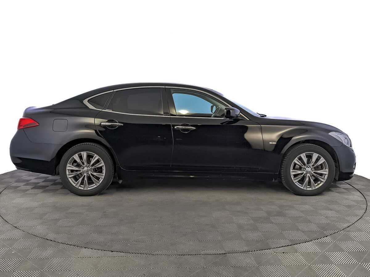 Infiniti Q70 2014 года с пробегом. Фото: #3