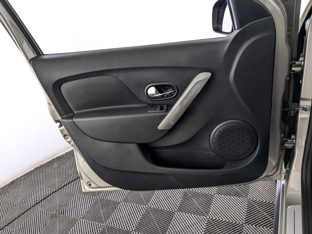 Б/У Рено Сандеро 2021 года. Фото: #14