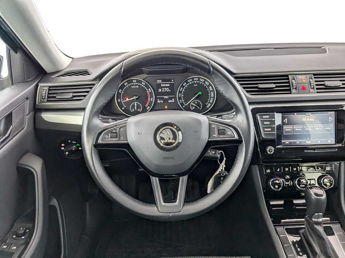 Skoda Superb 2019 года с пробегом. Фото: #16
