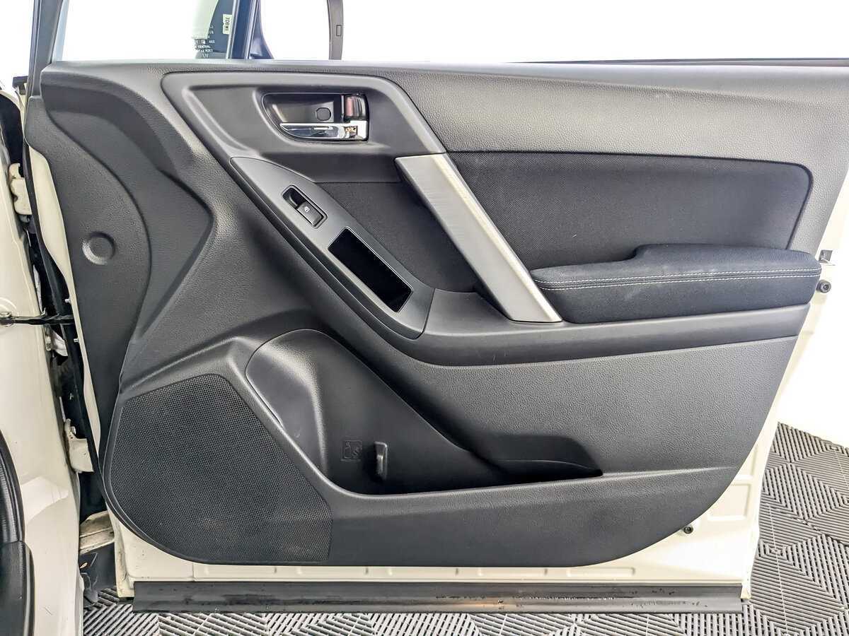 Б/У Субару Форестер 2015 года. Фото: #17