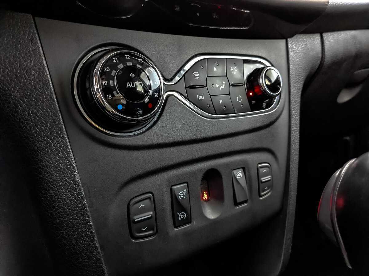 Б/У Рено Сандеро 2019 года. Фото: #16