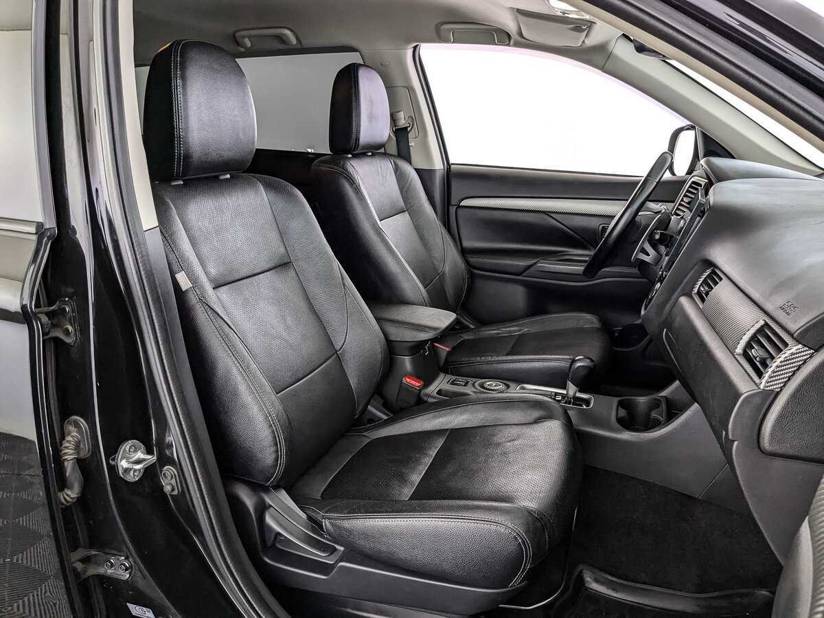 Б/У Митсубиши Оутлэндер 2012 года. Фото: #15