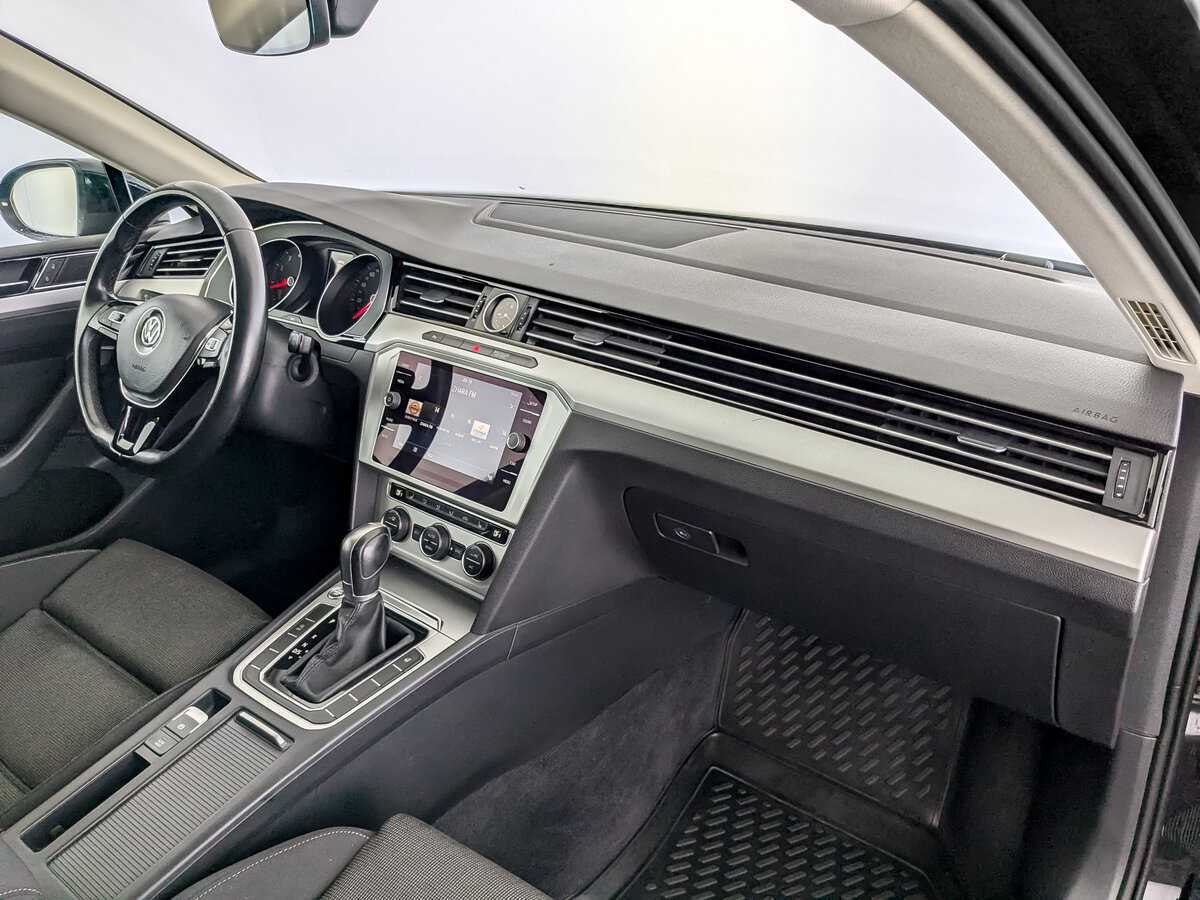 Б/У Фольксваген Пассат 2018 года. Фото: #8