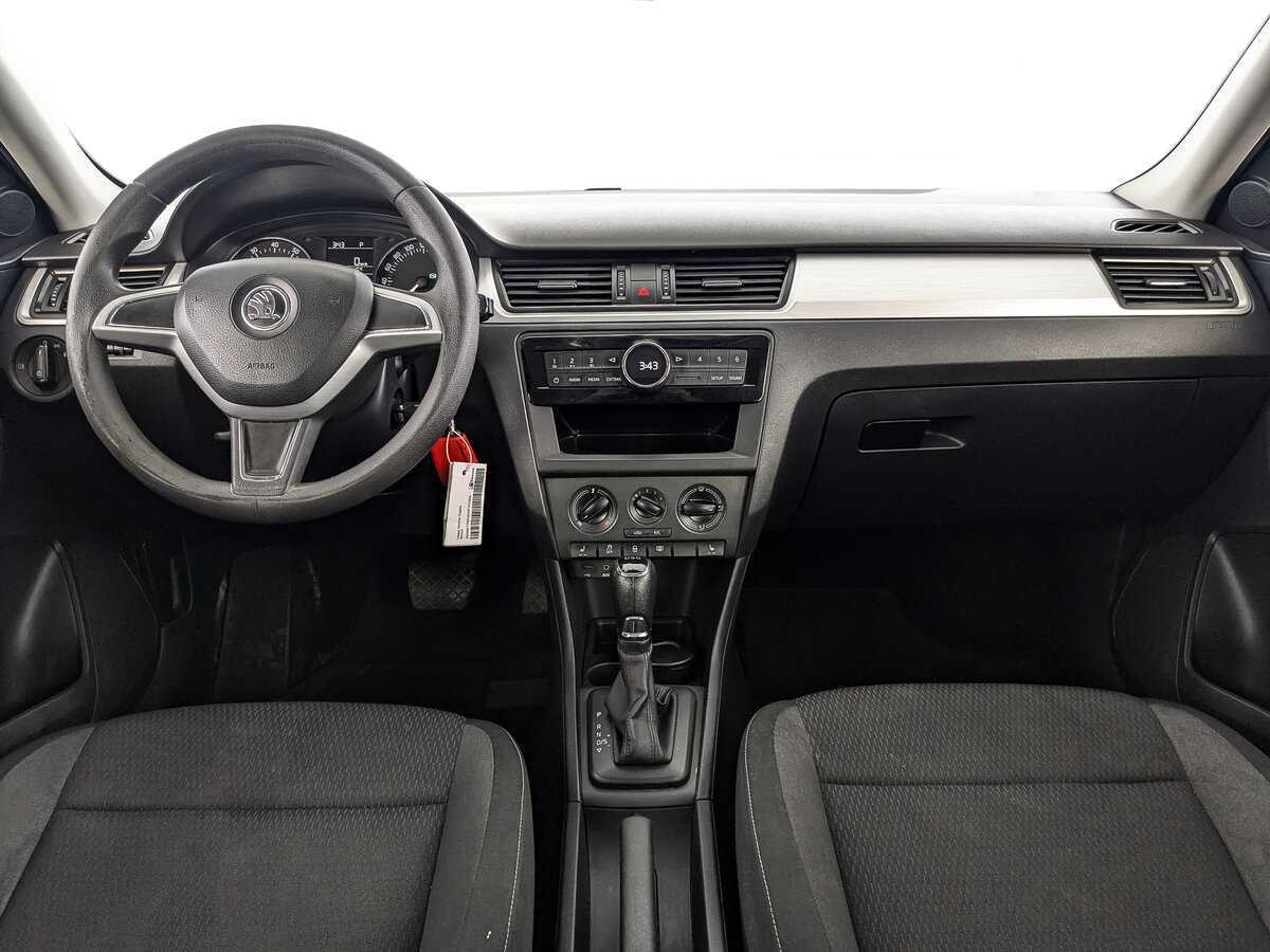 Б/У Шкода Рапид 2015 года. Фото: #9