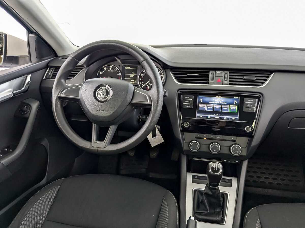 Б/У Шкода Октавия 2017 года. Фото: #20