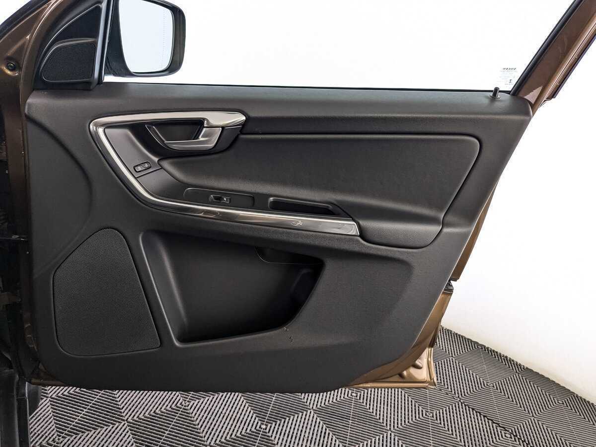 Б/У Вольво ИксЦ60 2012 года. Фото: #20