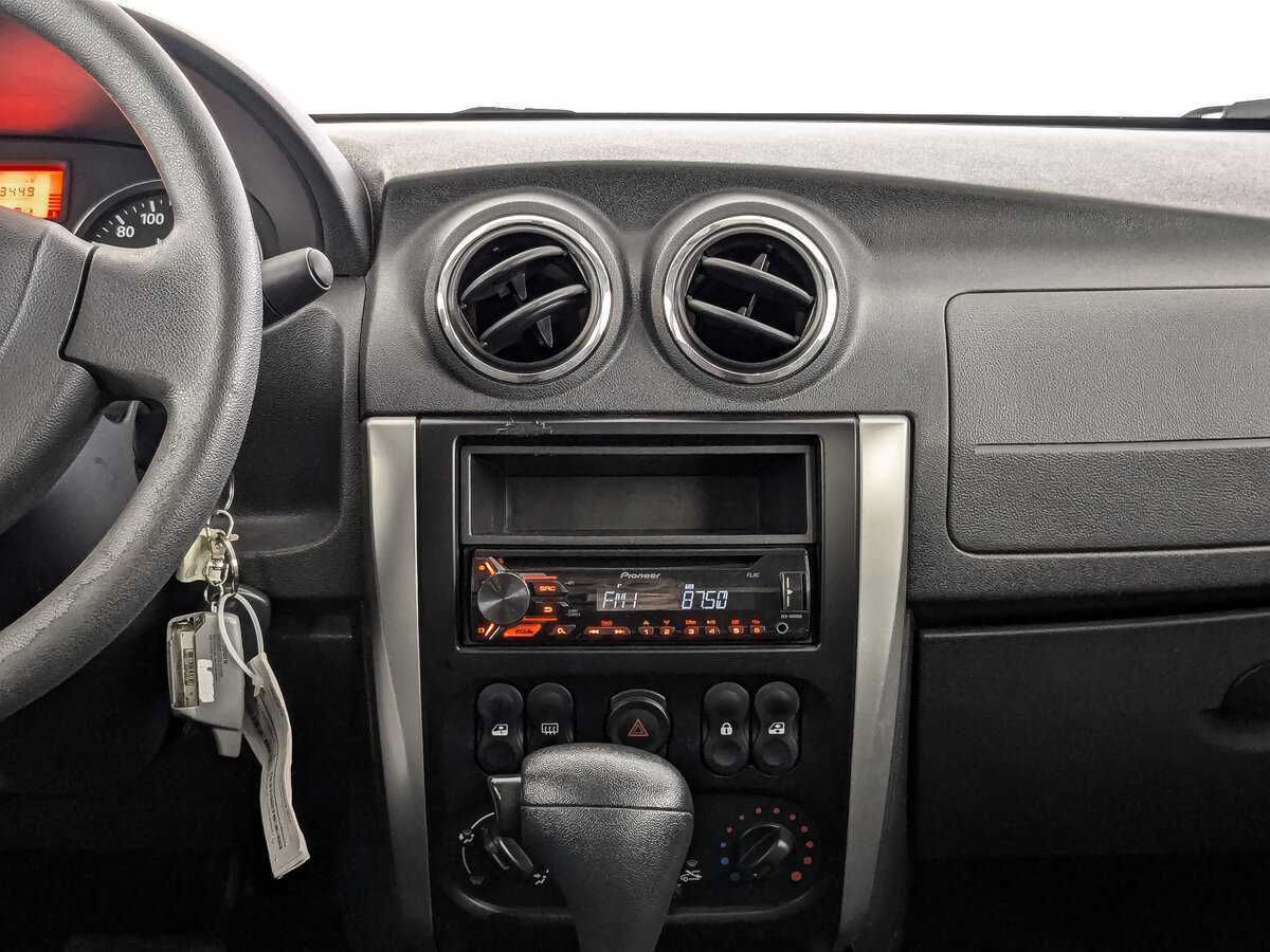 Б/У Ниссан Альмера 2016 года. Фото: #12