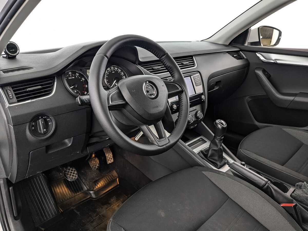 Б/У Шкода Октавия 2017 года. Фото: #10