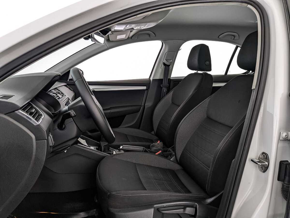 Б/У Шкода Октавия 2017 года. Фото: #14