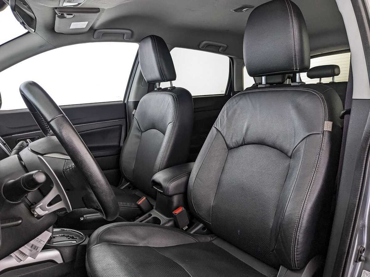 Б/У Митсубиши АС-Икс 2014 года. Фото: #14