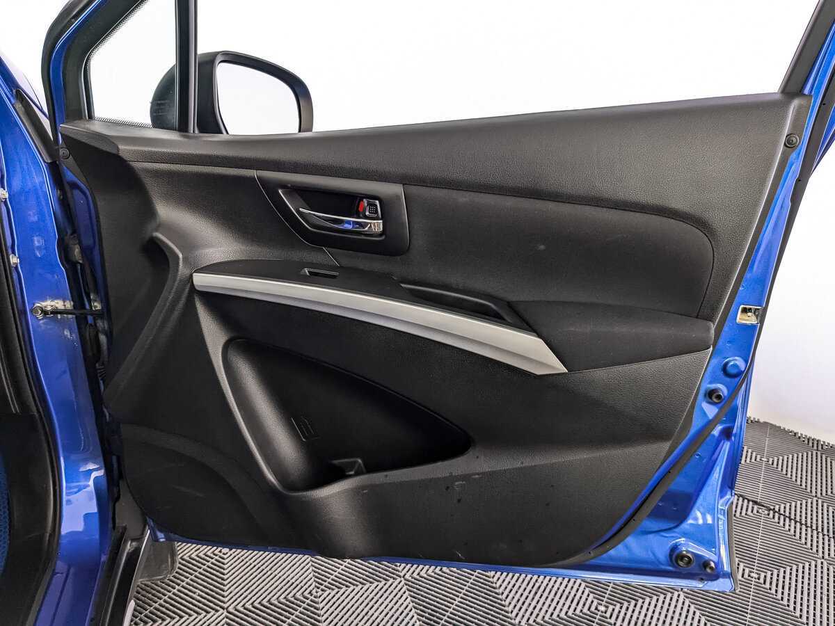 Б/У Сузуки С-Икс4 2014 года. Фото: #20