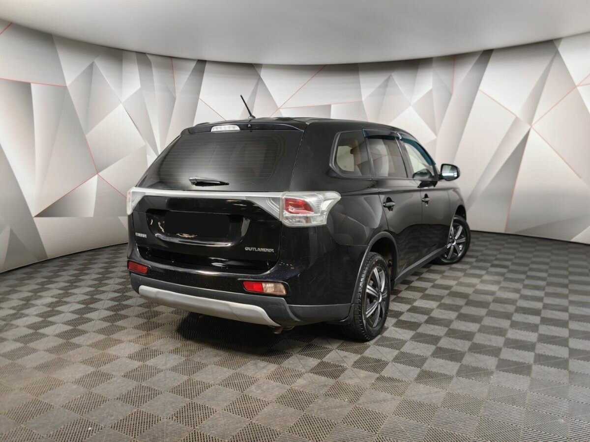 Б/У Митсубиши Оутлэндер 2014 года. Фото: #1