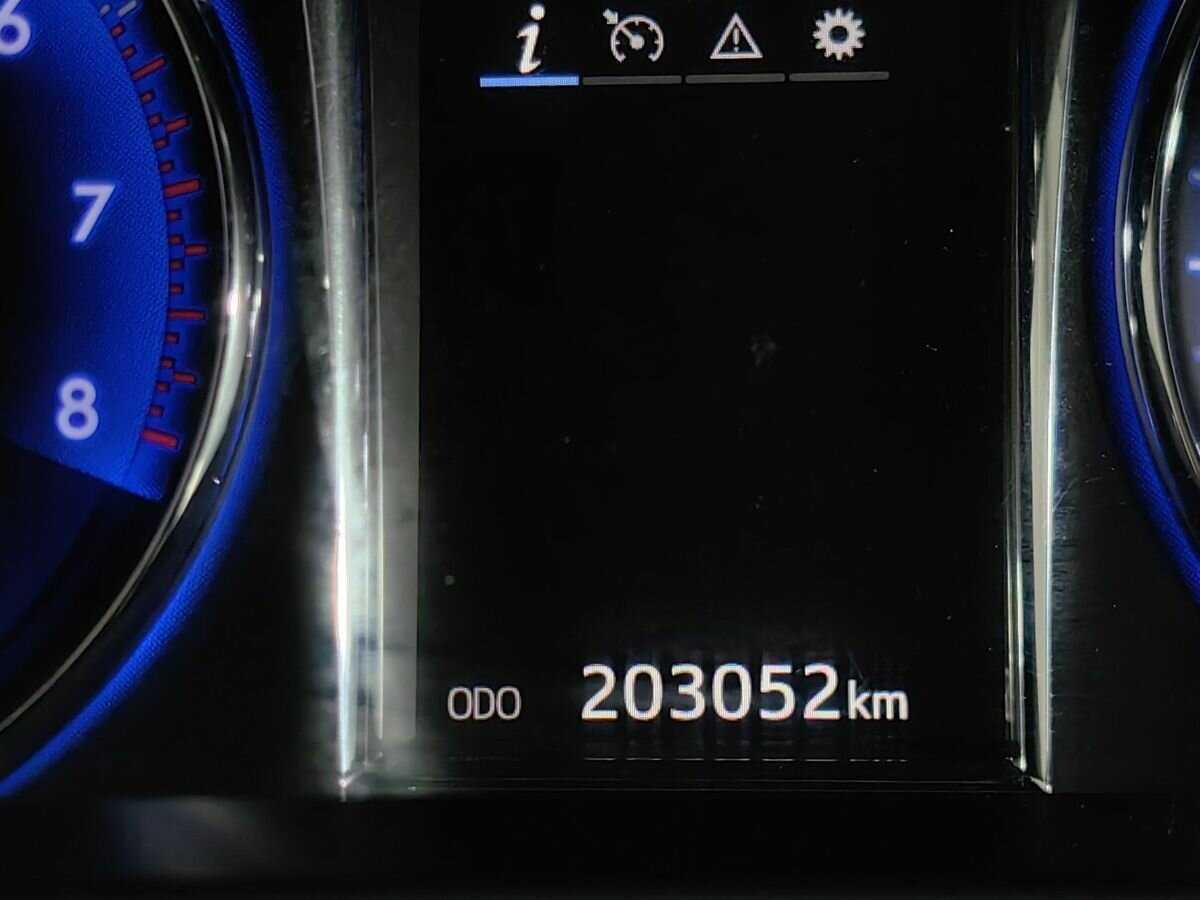 Б/У Тойота Камри 2015 года. Фото: #16