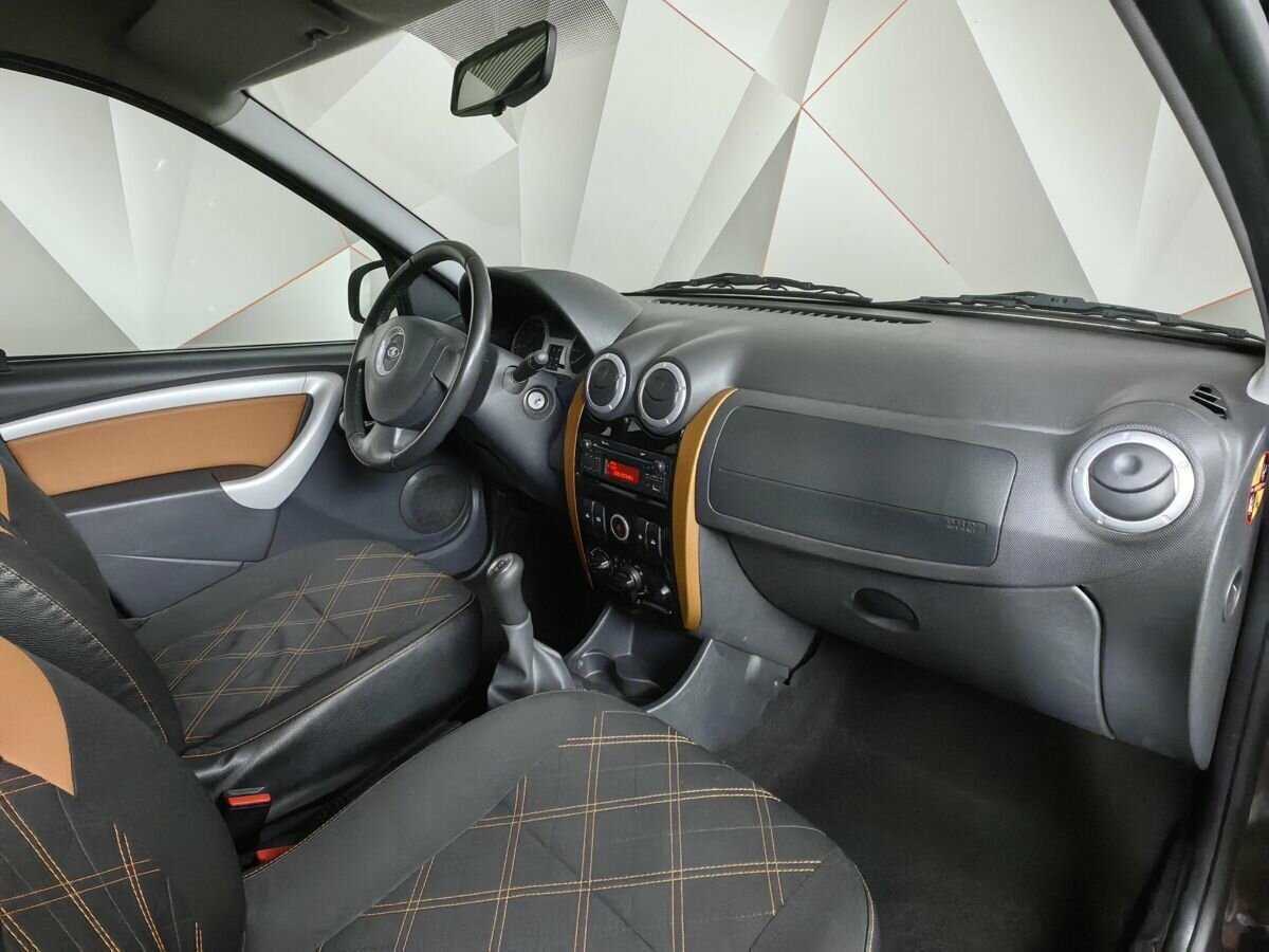 Б/У Лада (ВАЗ) Ларгус 2015 года. Фото: #8