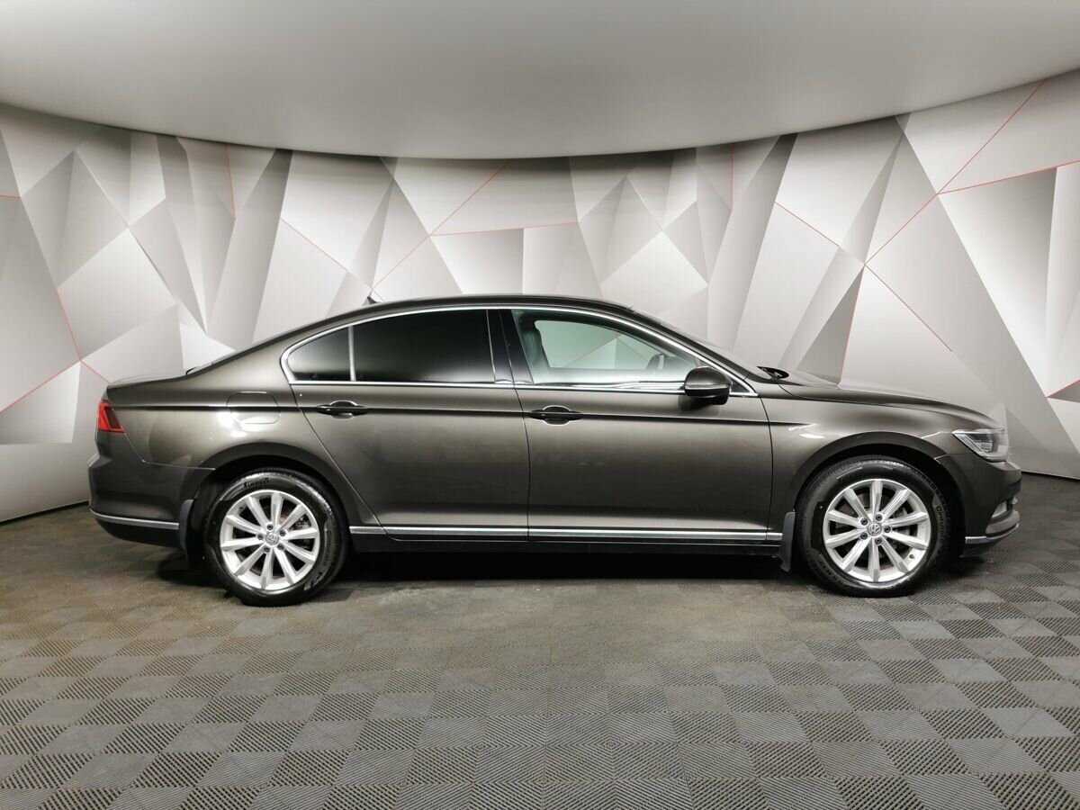 Volkswagen Passat 2018 года с пробегом. Фото: #5