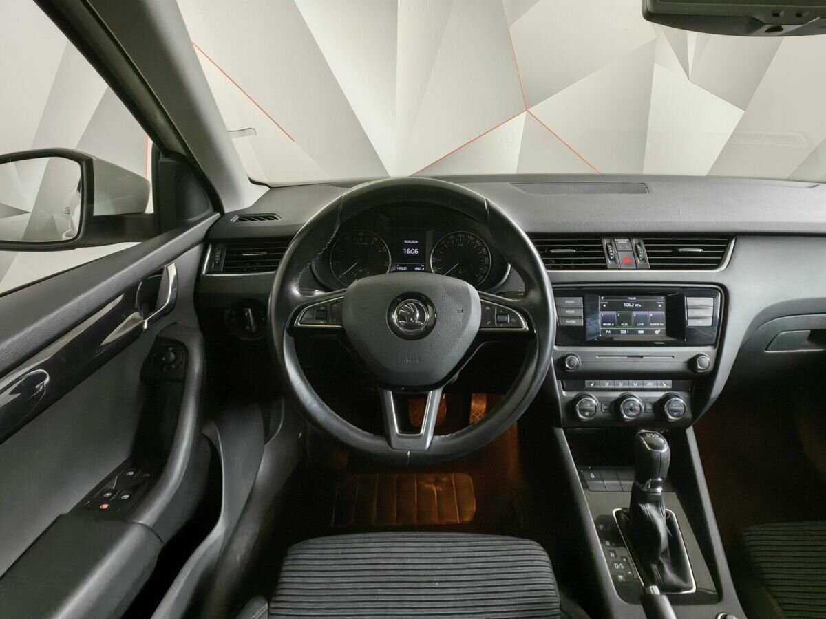 Б/У Шкода Октавия 2015 года. Фото: #14