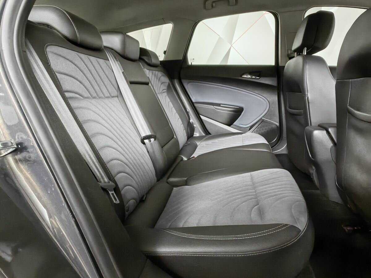 Б/У Опель Астра 2014 года. Фото: #11