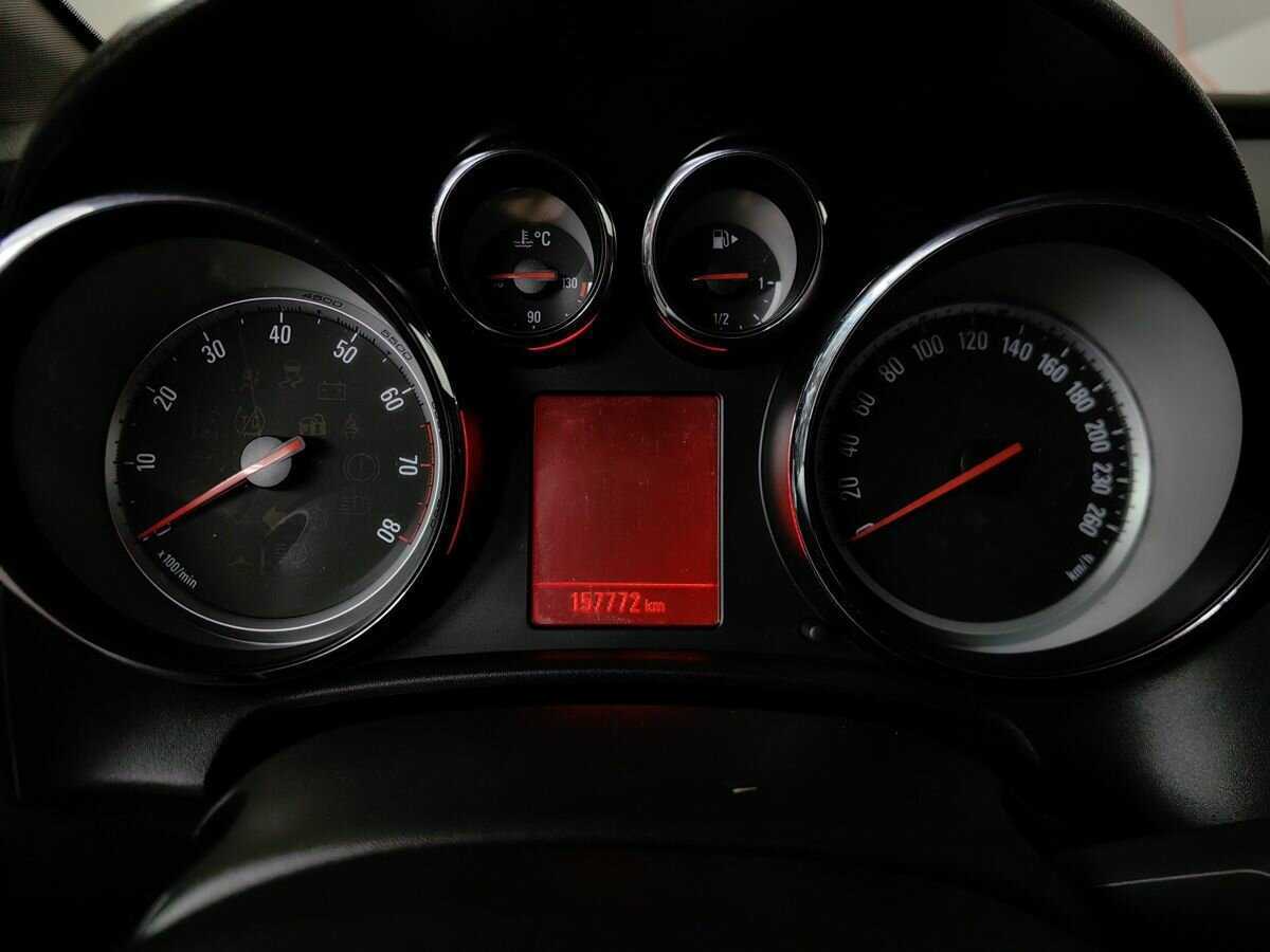 Б/У Опель Астра 2014 года. Фото: #16