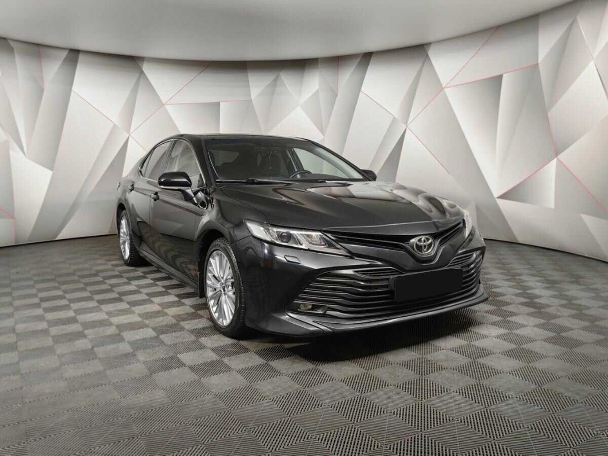 Toyota Camry 2019 года с пробегом. Фото: #2