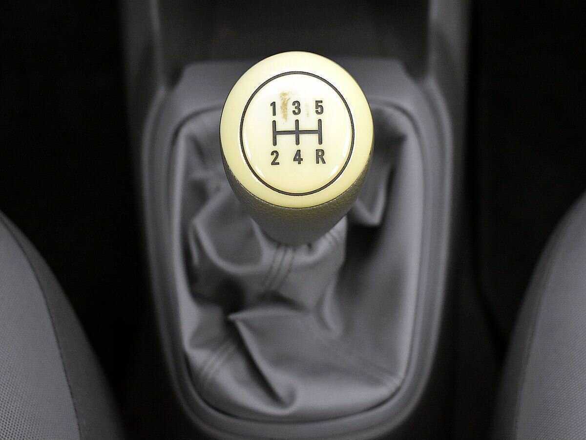 Б/У Шевроле Кобальт 2013 года. Фото: #11