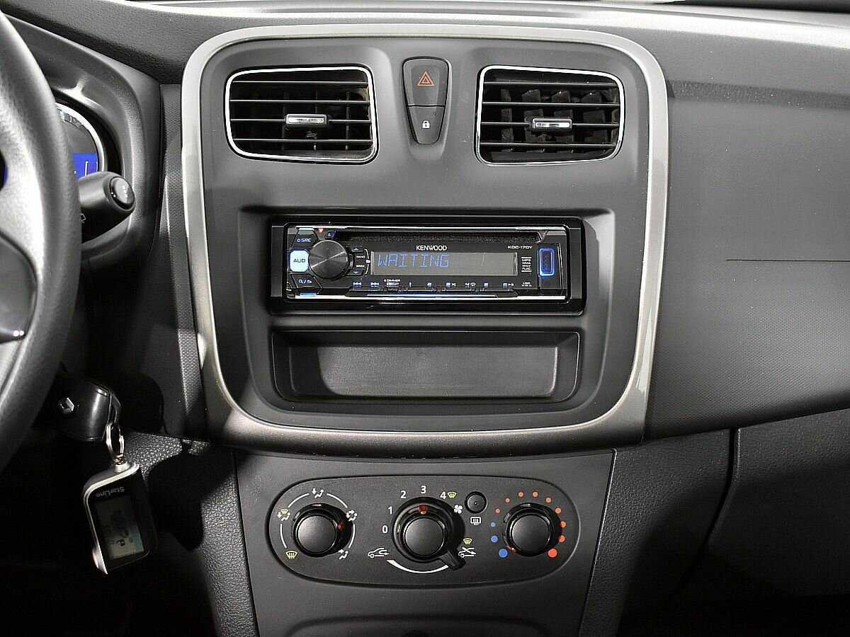 Б/У Рено Сандеро 2016 года. Фото: #12