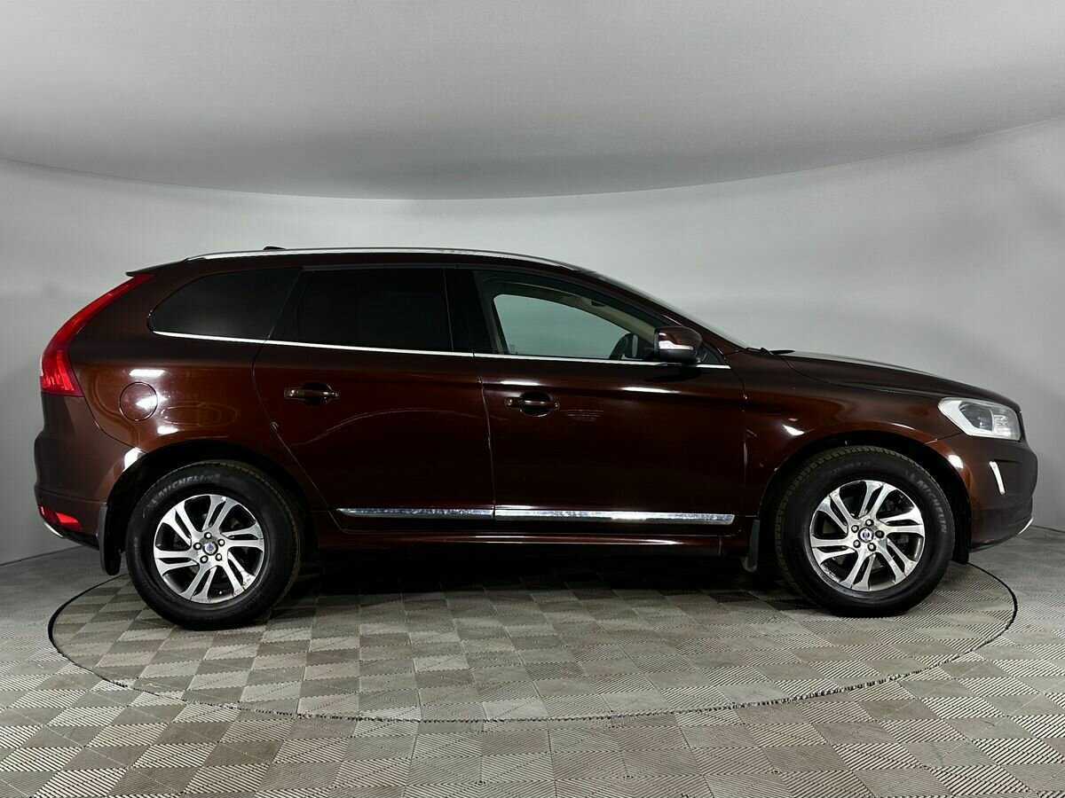 Б/У Вольво ИксЦ60 2014 года. Фото: #4