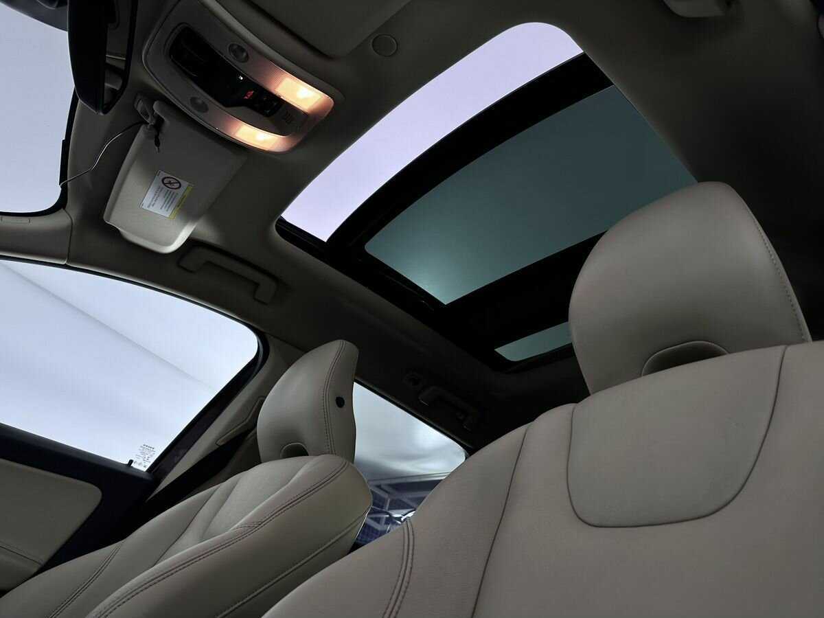 Б/У Вольво ИксЦ60 2014 года. Фото: #13