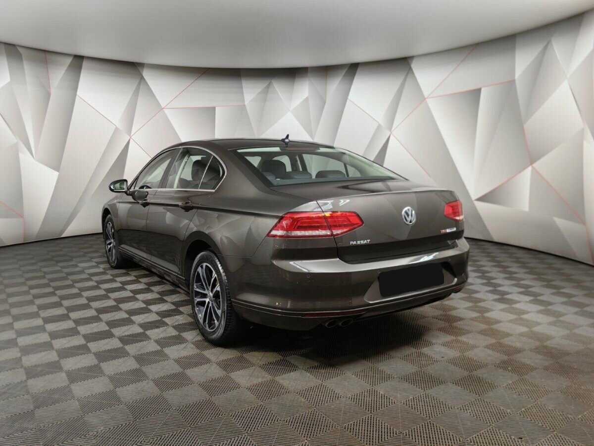 Volkswagen Passat 2017 года с пробегом. Фото: #3