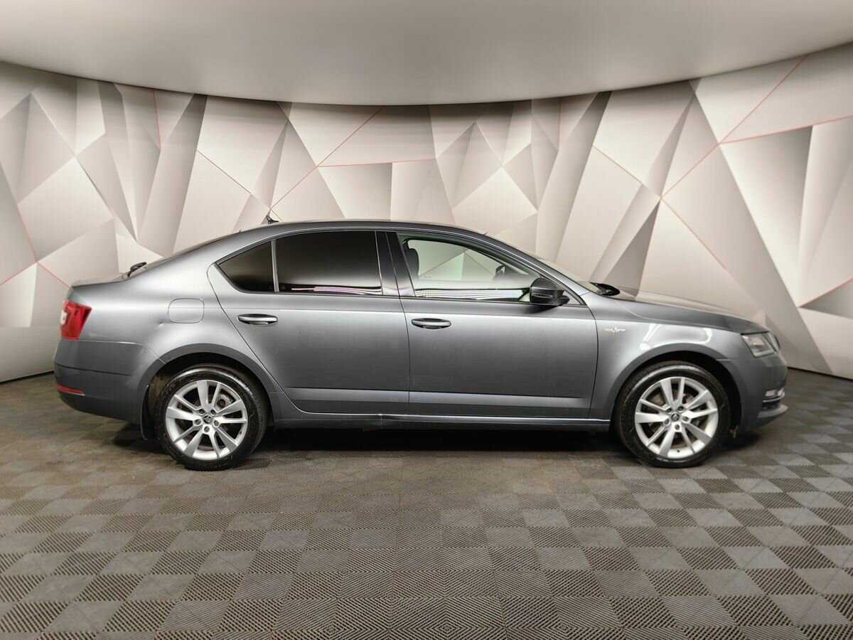 Skoda Octavia 2019 года с пробегом. Фото: #5