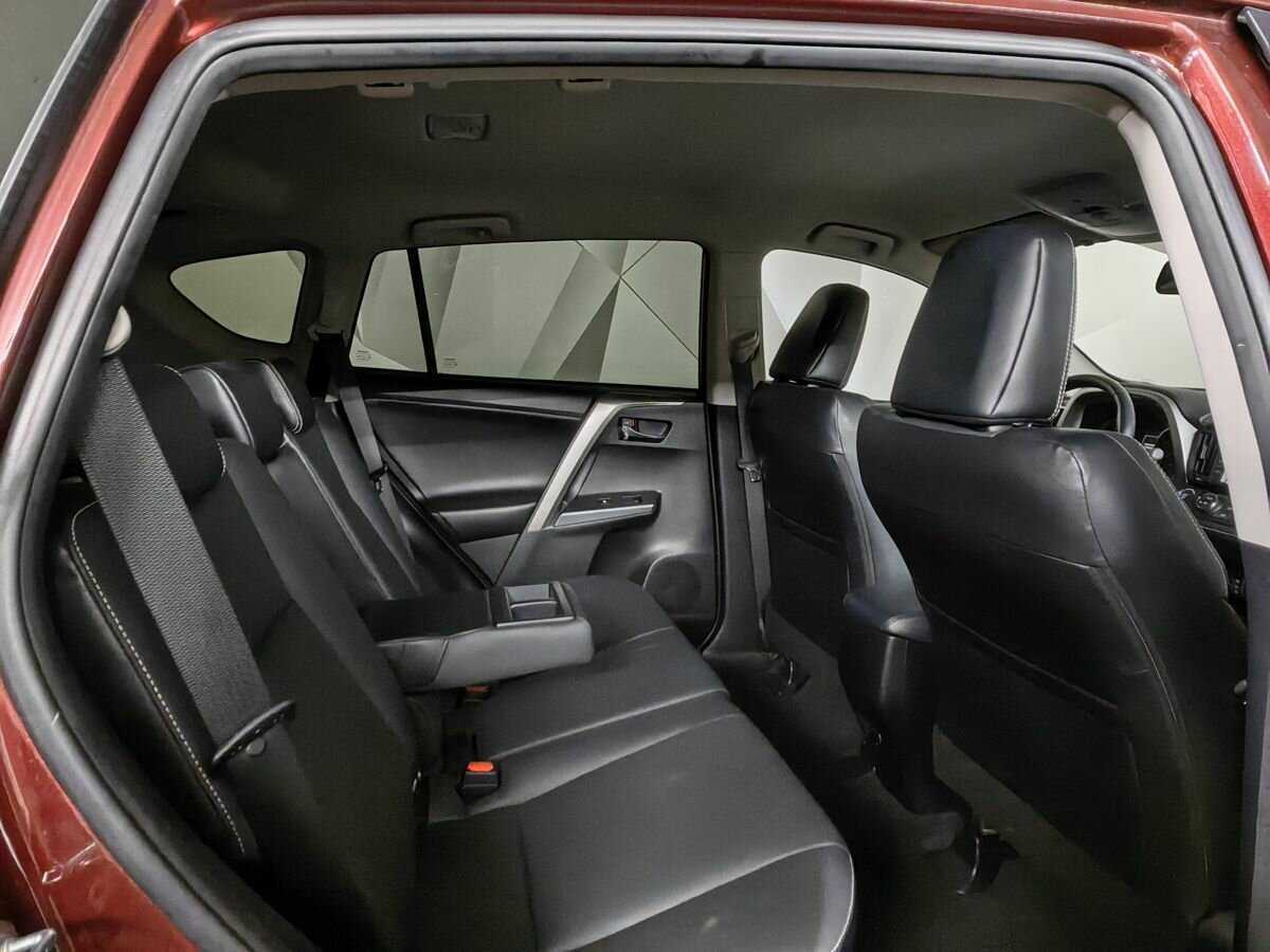Toyota RAV4 2018 года с пробегом. Фото: #11