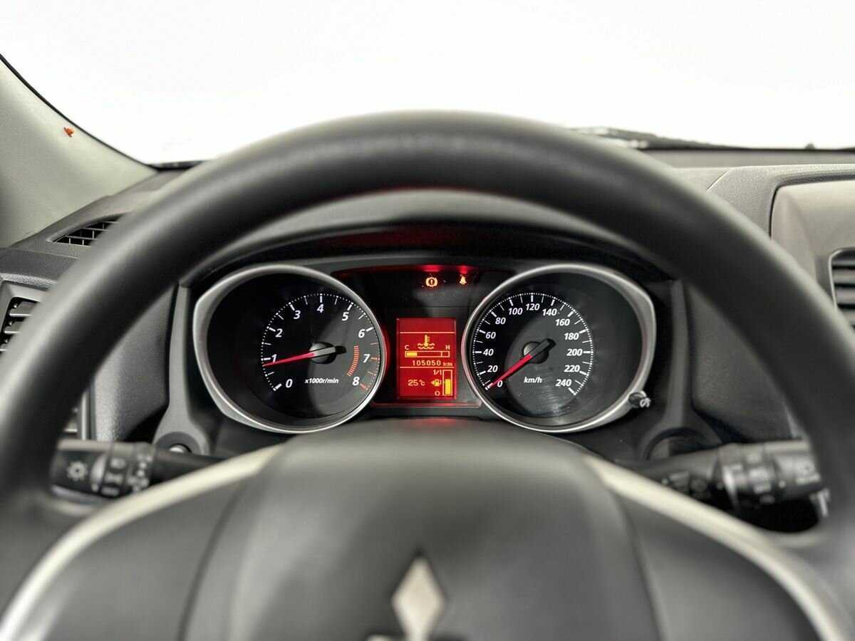 Б/У Митсубиши АС-Икс 2013 года. Фото: #10