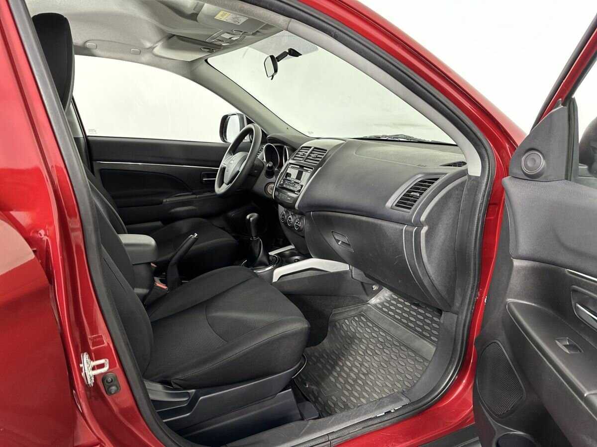 Б/У Митсубиши АС-Икс 2013 года. Фото: #13