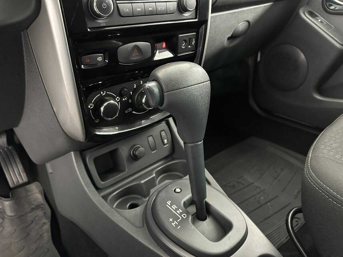 Б/У Ниссан Террано 2015 года. Фото: #12