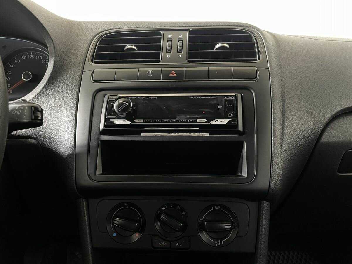 Б/У Фольксваген Поло 2017 года. Фото: #11