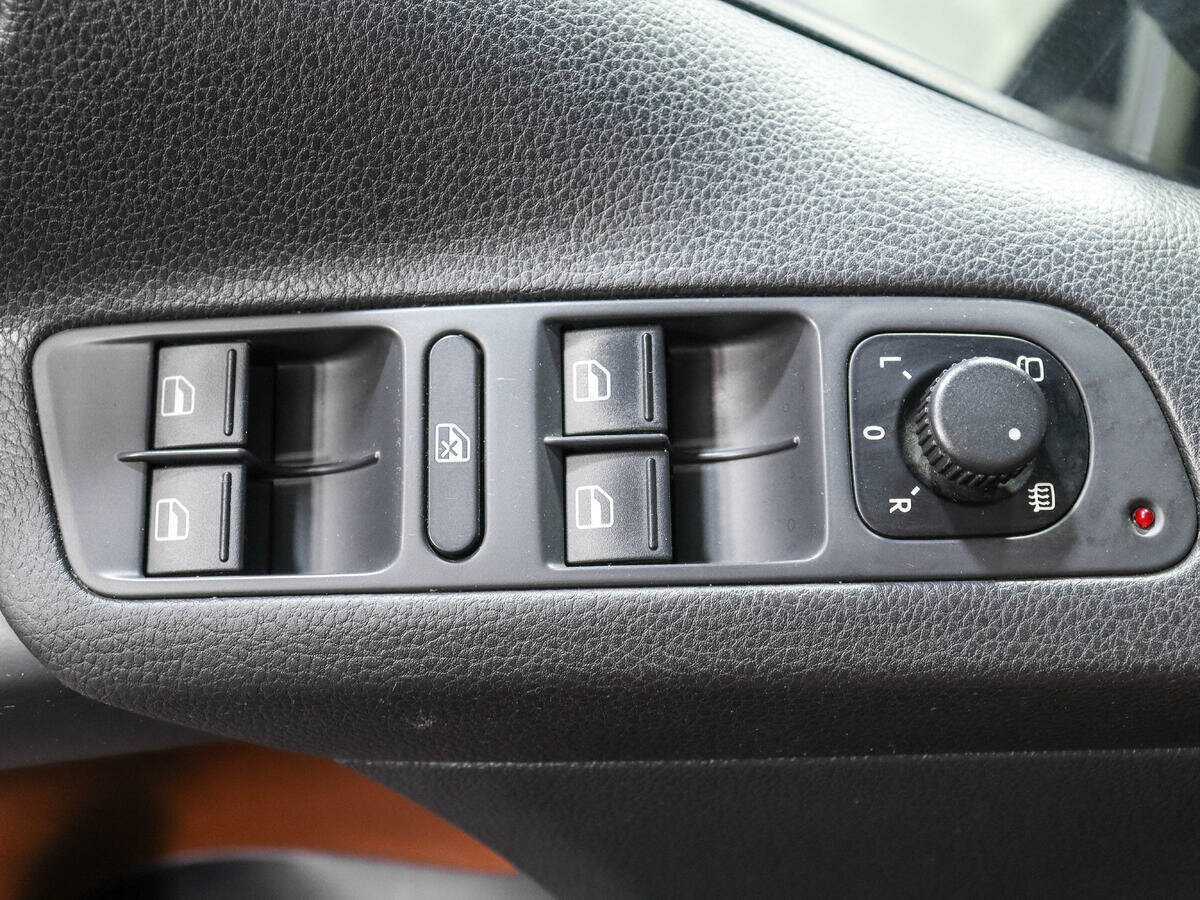 Б/У Фольксваген Тигуан 2013 года. Фото: #12