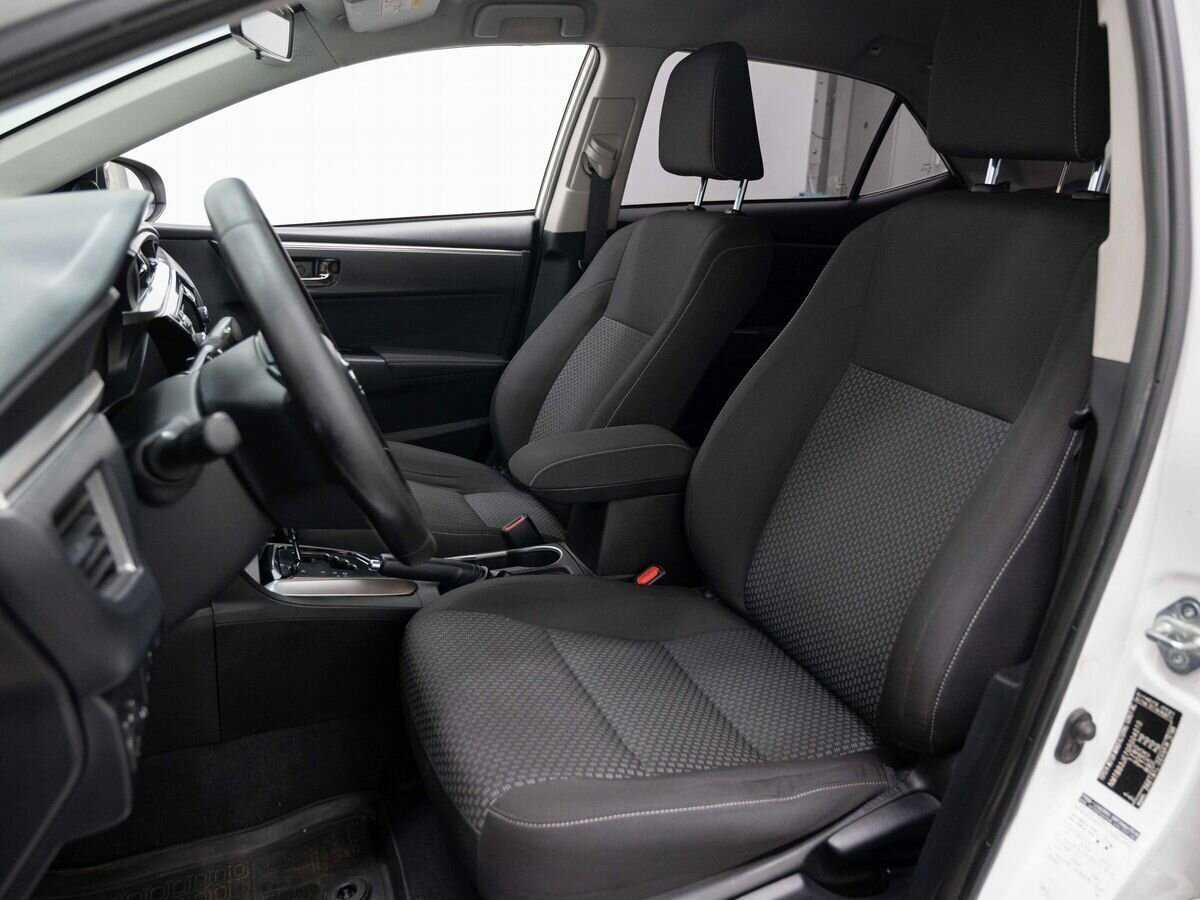 Б/У Тойота Королла 2013 года. Фото: #9