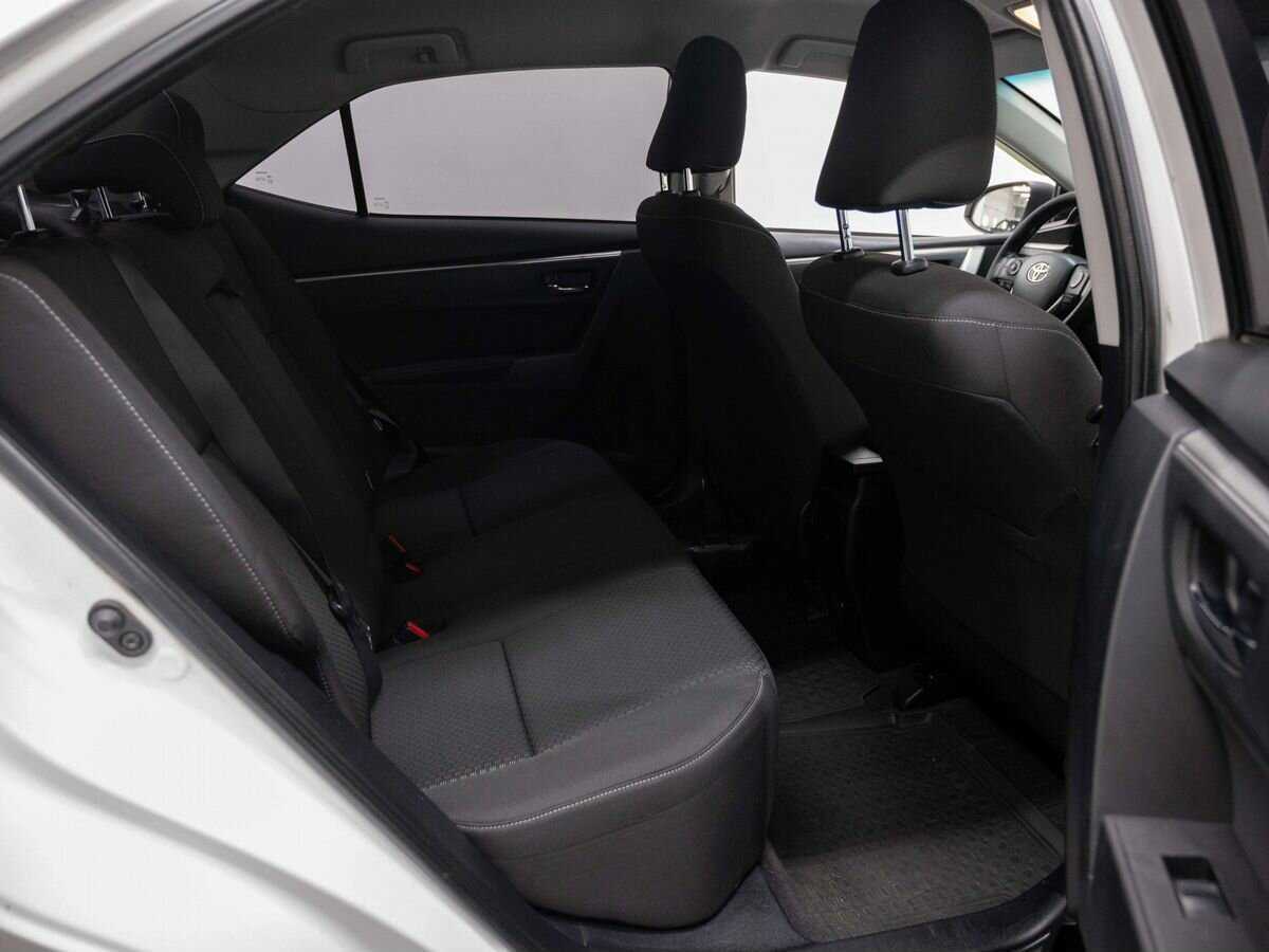 Б/У Тойота Королла 2013 года. Фото: #11