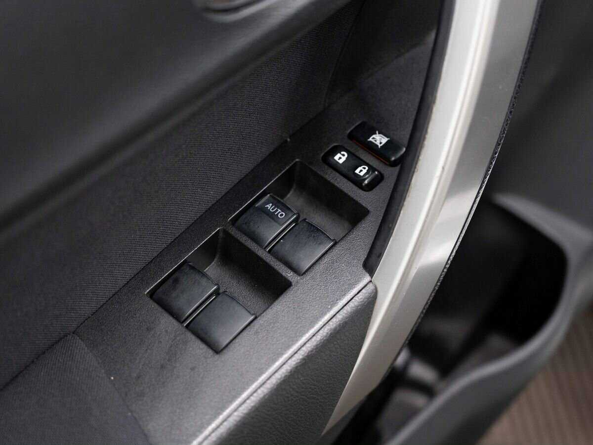 Б/У Тойота Королла 2013 года. Фото: #19