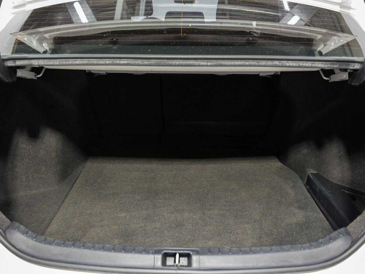 Б/У Тойота Королла 2013 года. Фото: #24