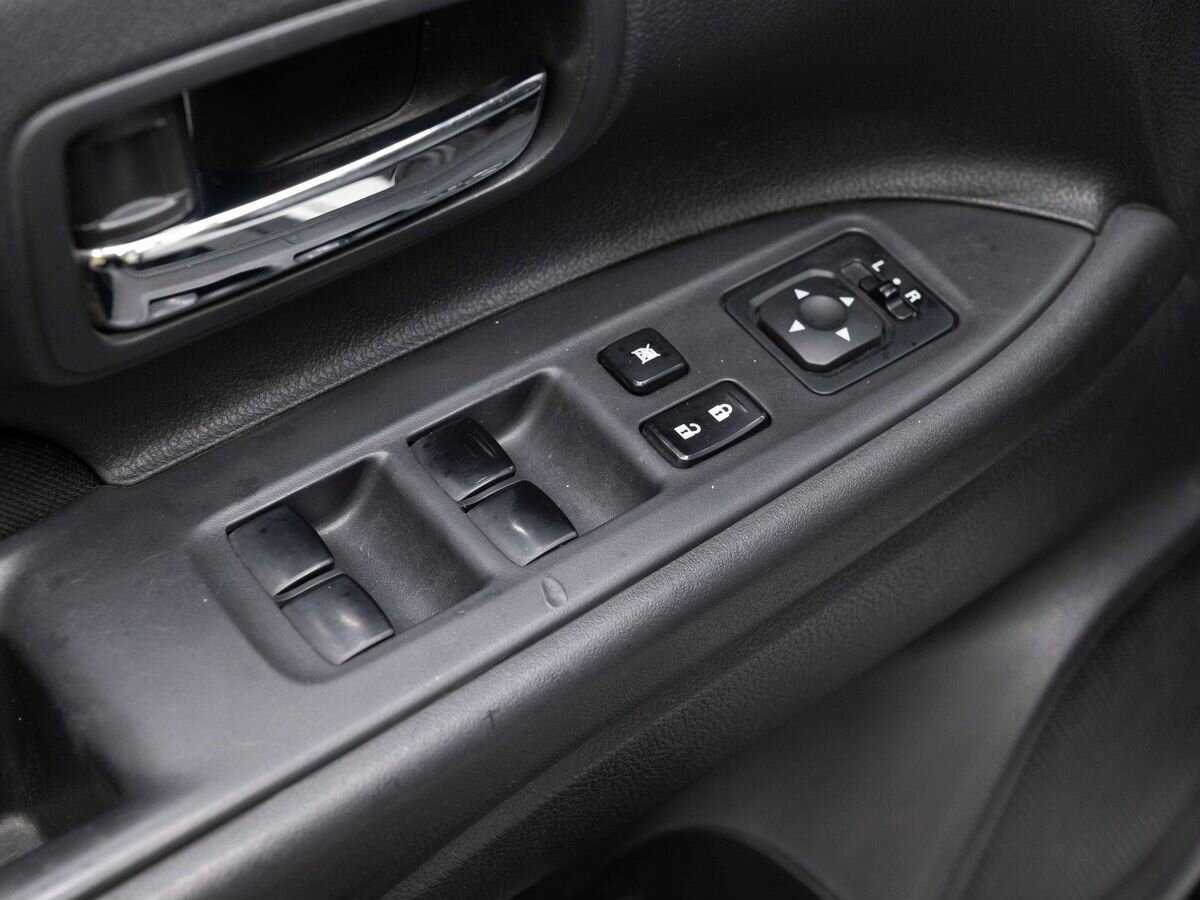 Б/У Митсубиши Оутлэндер 2012 года. Фото: #19