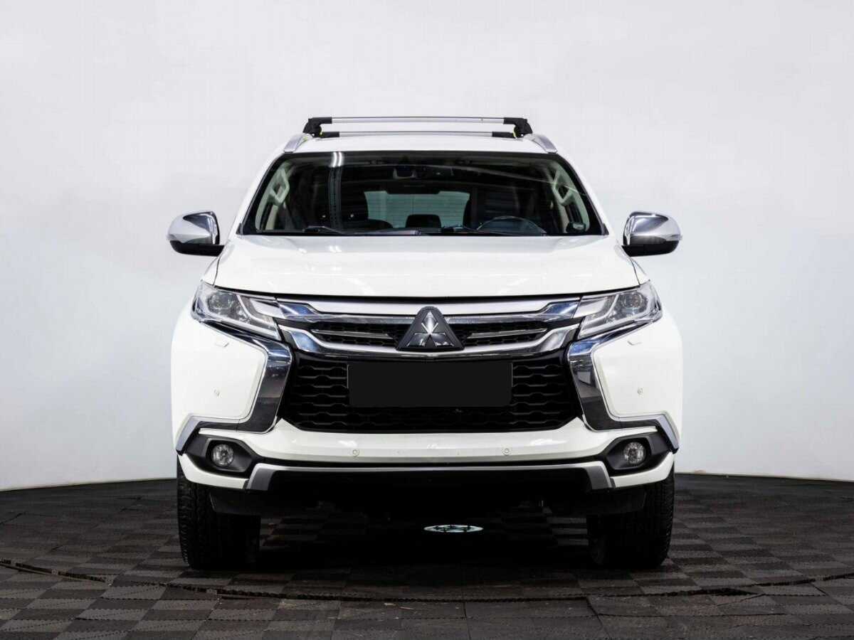Mitsubishi Pajero Sport 2017 года с пробегом. Фото: #1