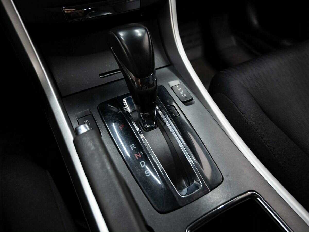 Б/У Хонда Аккорд 2013 года. Фото: #19