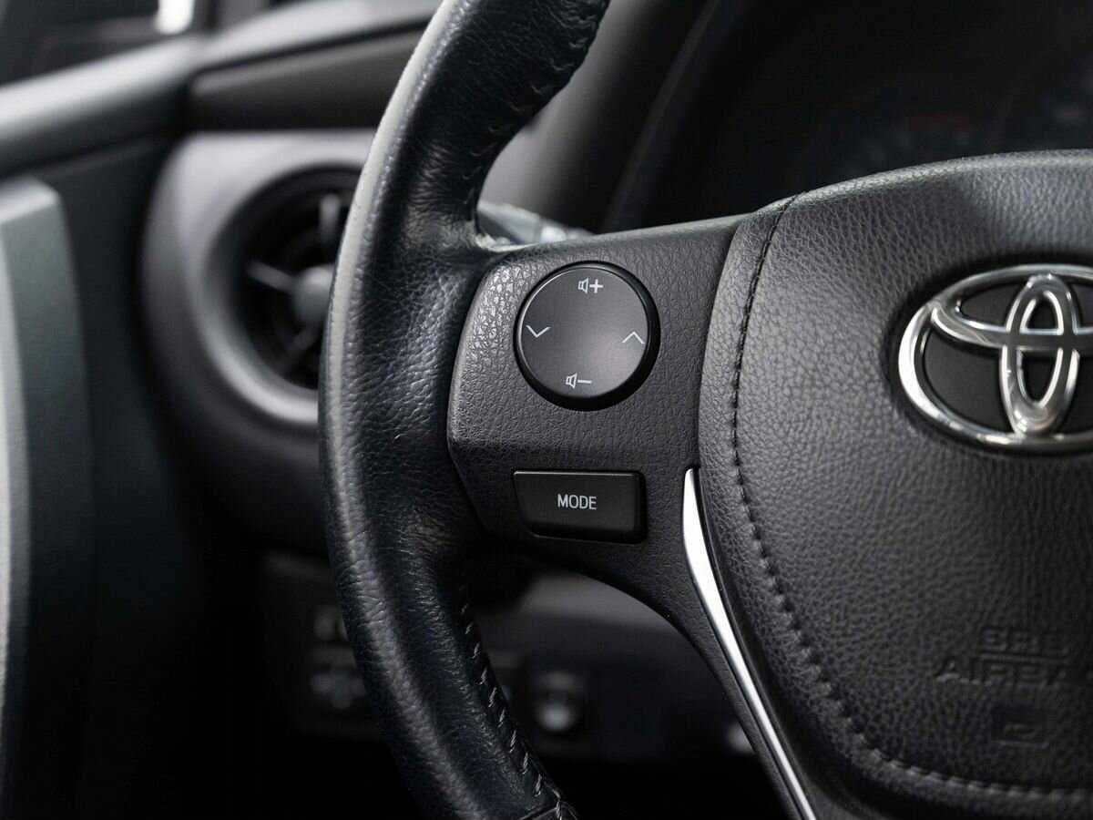 Б/У Тойота Королла 2017 года. Фото: #14